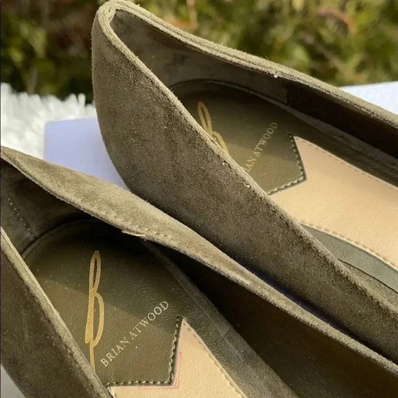 Brian Atwood Olive Gold Toe Flats - Picture 5 of 7